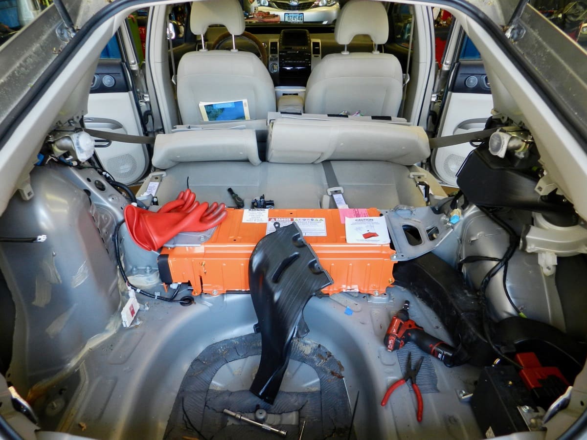 Toyota Hybrid Battery Location 2006 2013 Toyota Highlander Hybrid