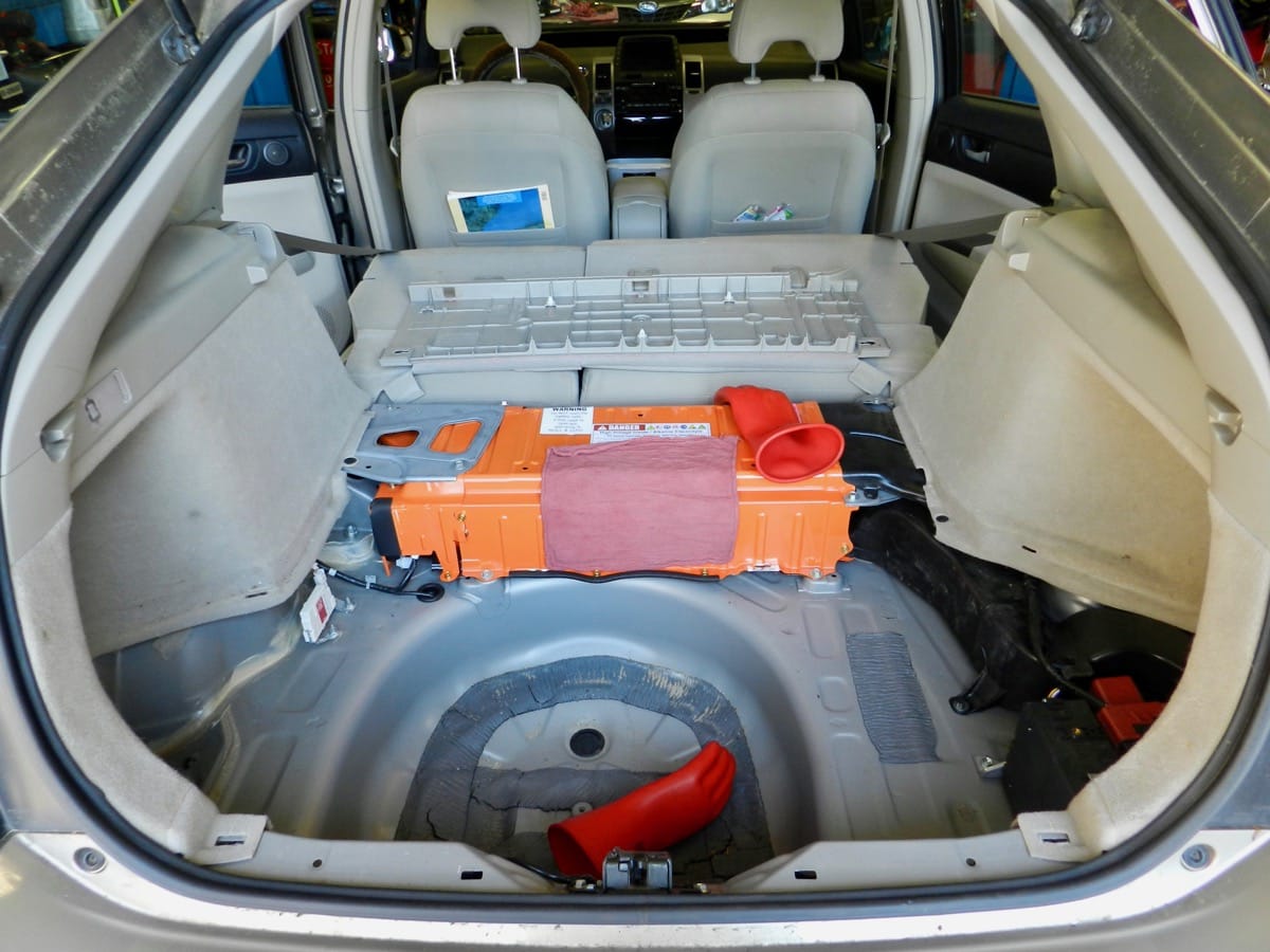 Акб приус. Toyota Prius 20 Hybrid Battery. Toyota Prius 2007 АКБ. Prius 30 кузов АКБ. Toyota Prius Alpha АКБ.